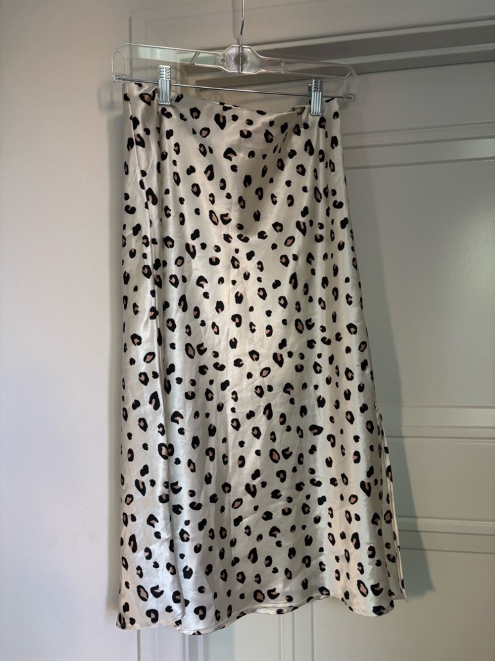 Le Lis Cream Leopard Midi Skirt